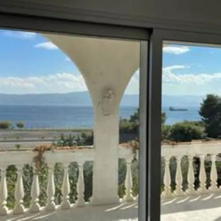 Sea View 250m From Beach-free Parking Semesterbostad