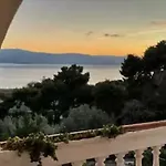 Sea View Country House Near The Beach 度假居