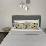 Sea View Country House Near The Beach 度假居 *