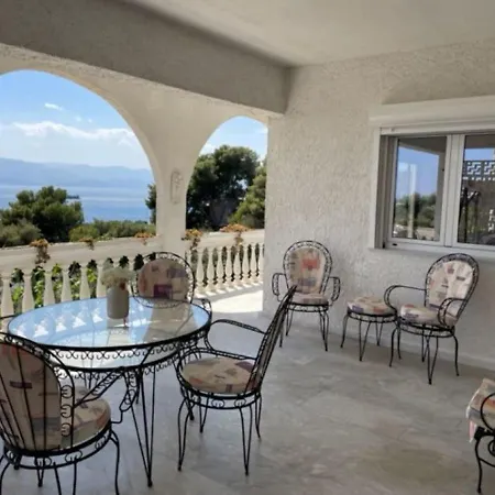 By The Sea 200m & Sea View With Garden * Agioi Theodoroi (Corinthia)