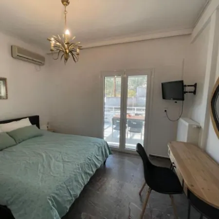 Tatil Evi Sea View 250m From Beach-free Parking Agioi Theodoroi (Corinthia)