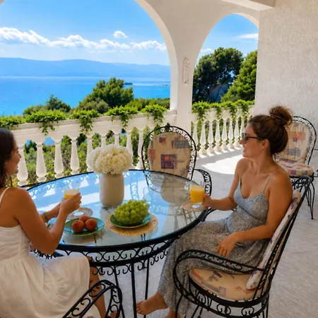 Sea View 250m From Beach-free Parking *