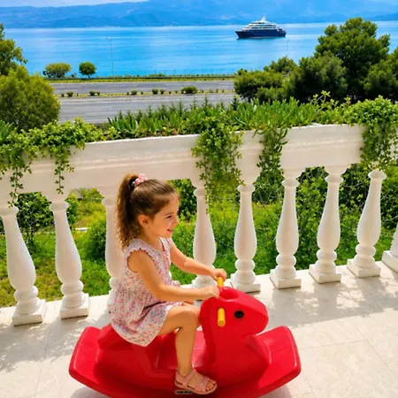 Sea View 250m From Beach-free Parking