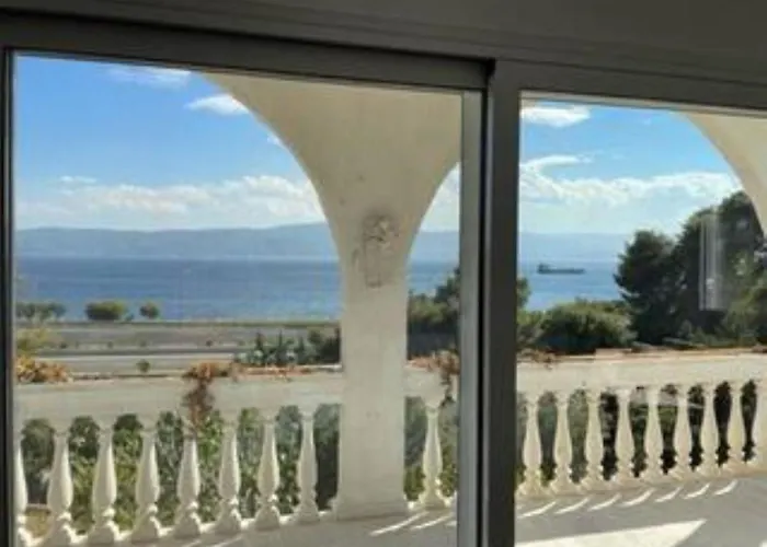 By The Sea 200m & Sea View With Garden בית נופש